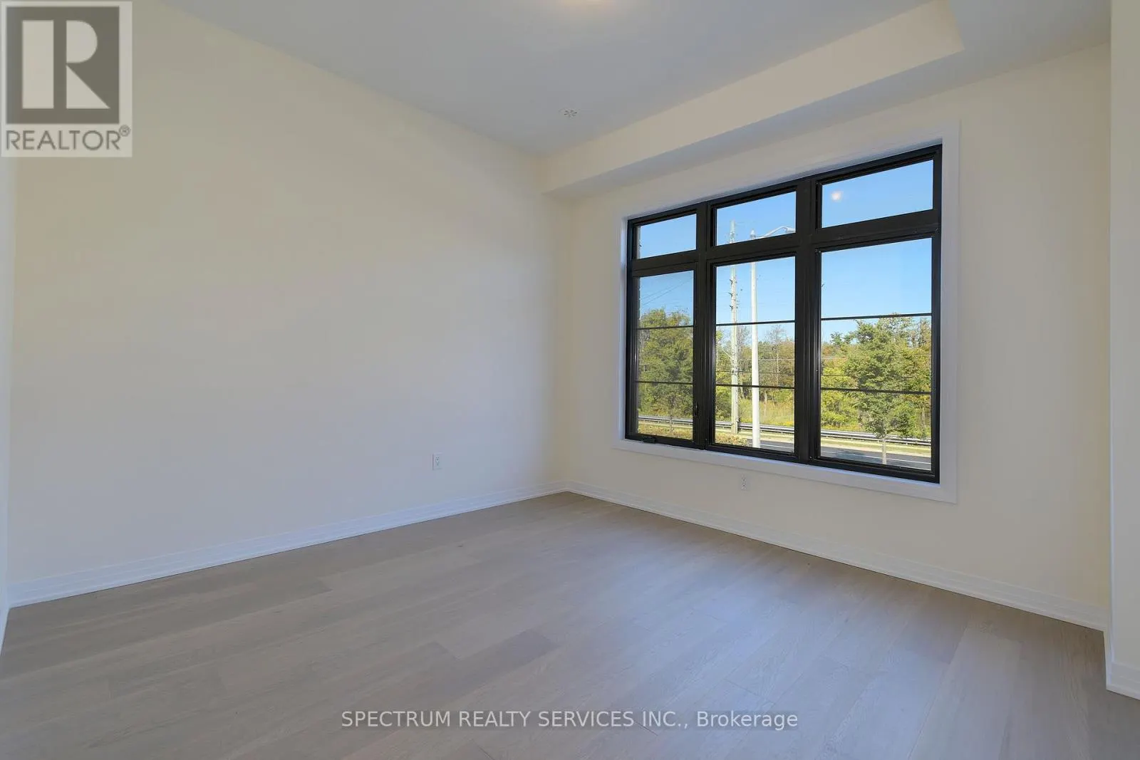 74 DE LA ROCHE DRIVE