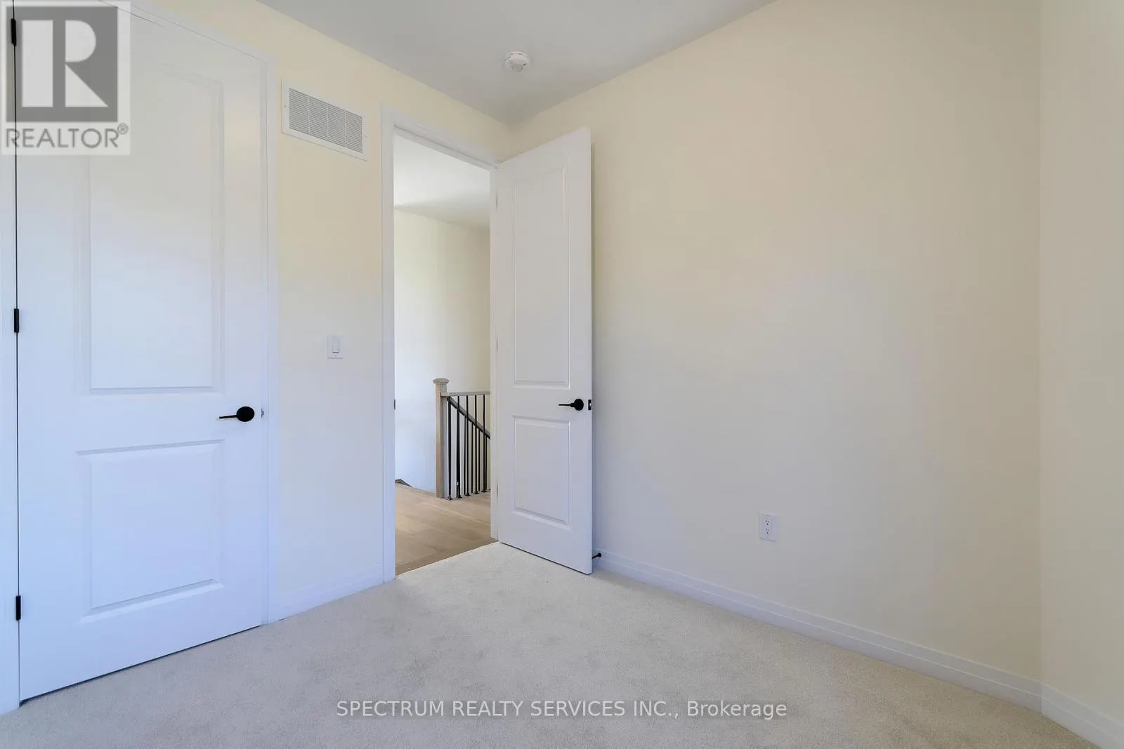 74 DE LA ROCHE DRIVE
