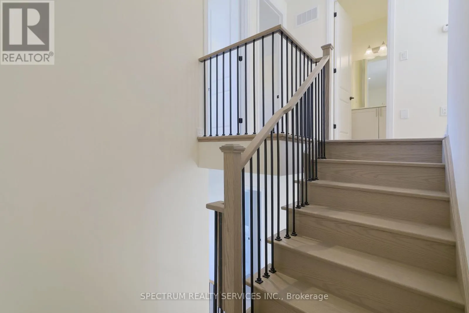 74 DE LA ROCHE DRIVE