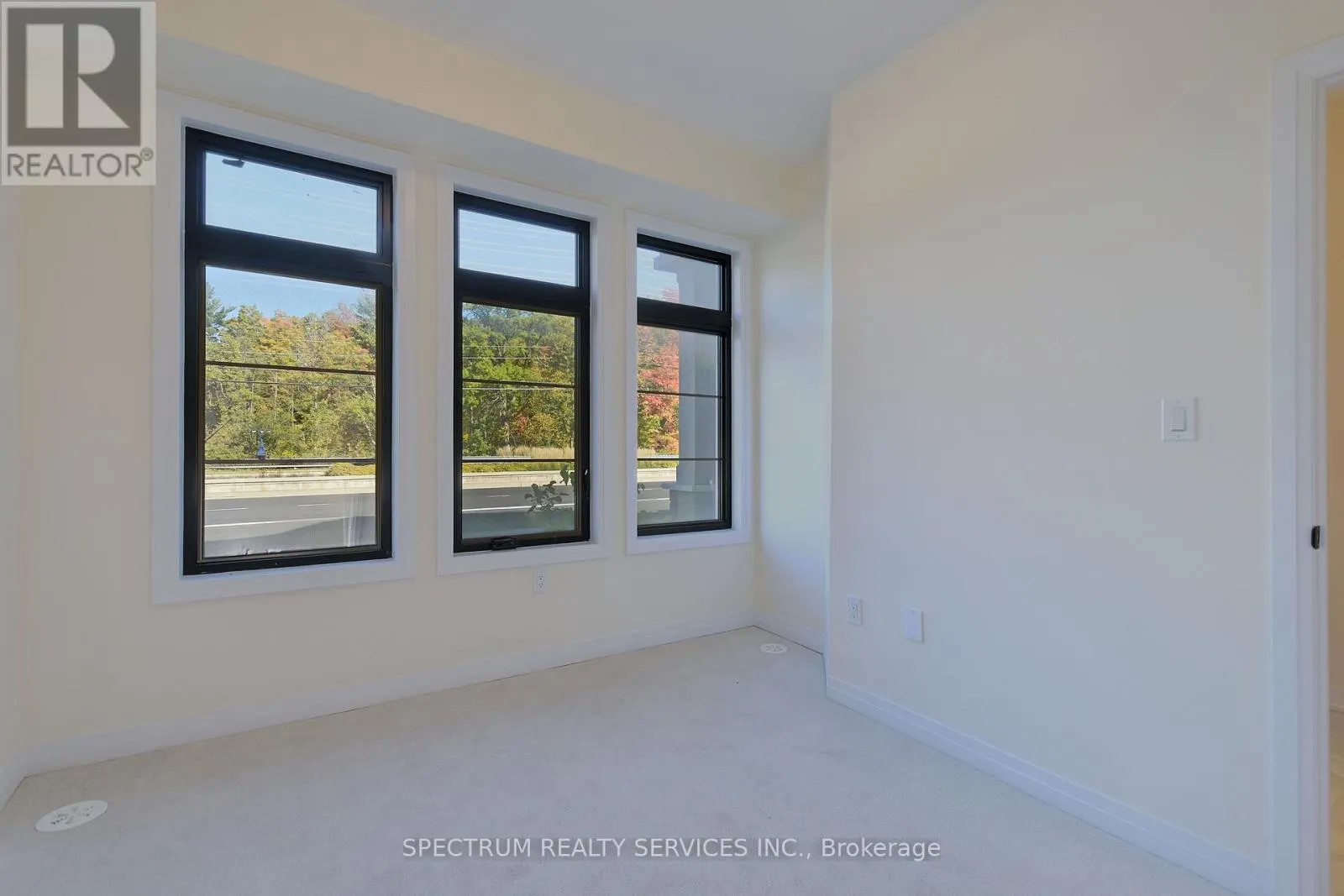 74 DE LA ROCHE DRIVE