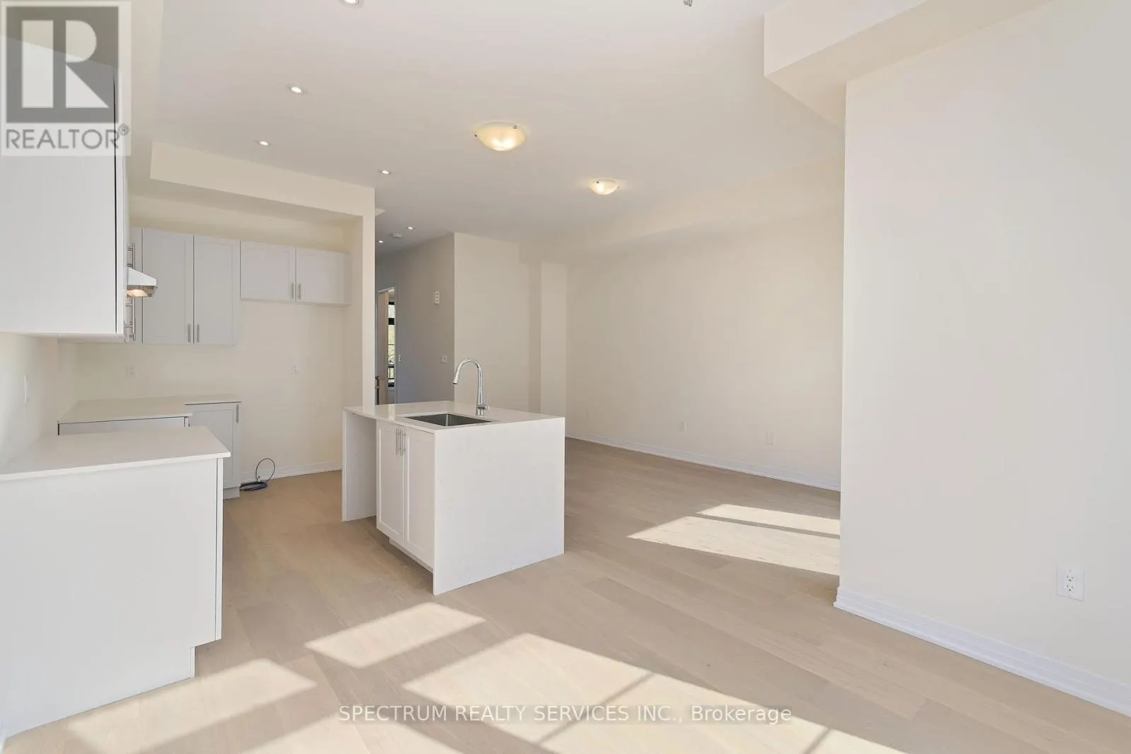 74 DE LA ROCHE DRIVE