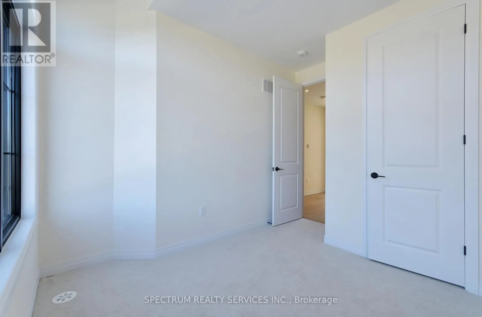74 DE LA ROCHE DRIVE