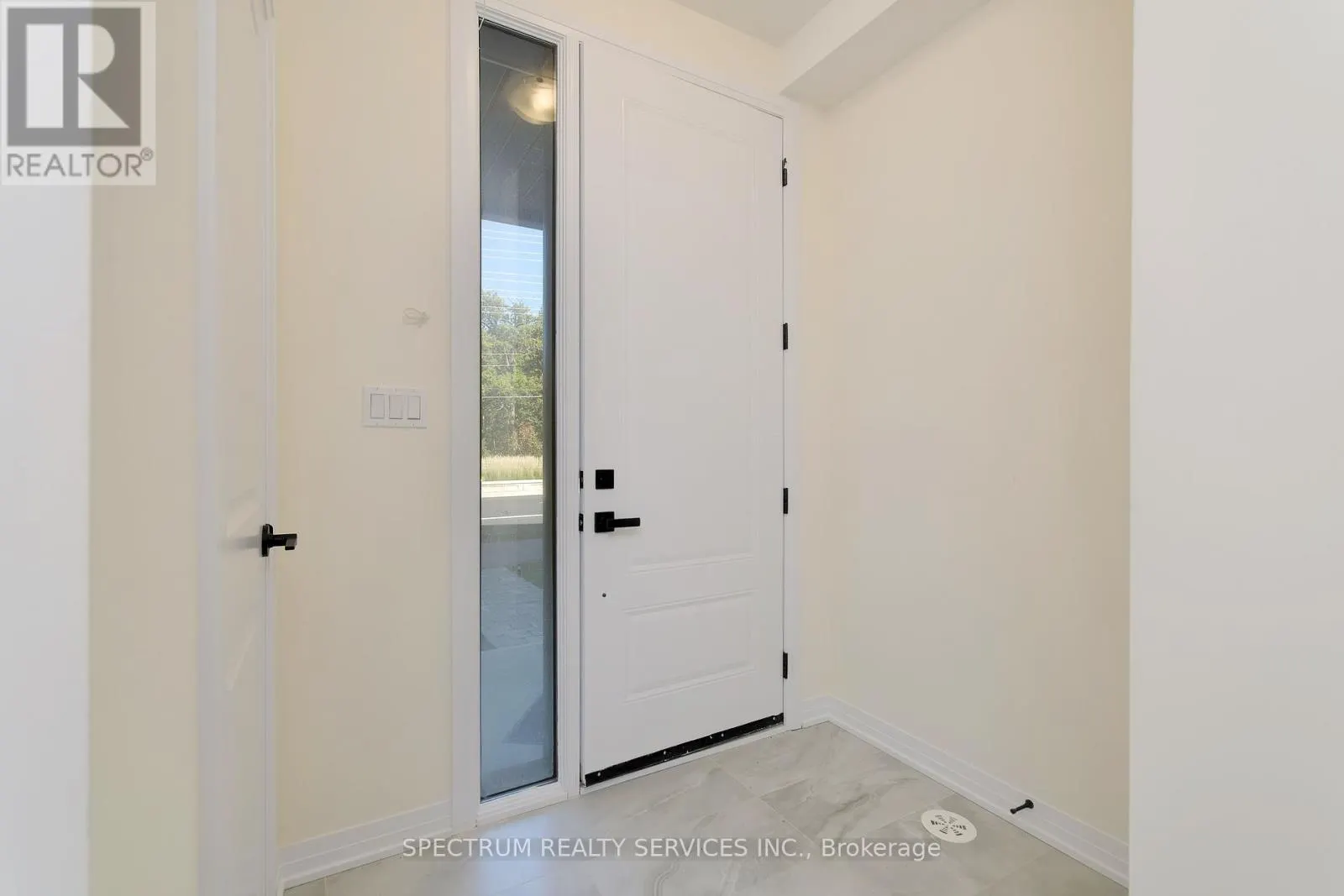 74 DE LA ROCHE DRIVE