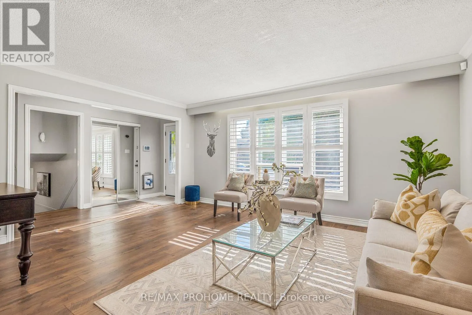 32 SIR BEDEVERE PLACE