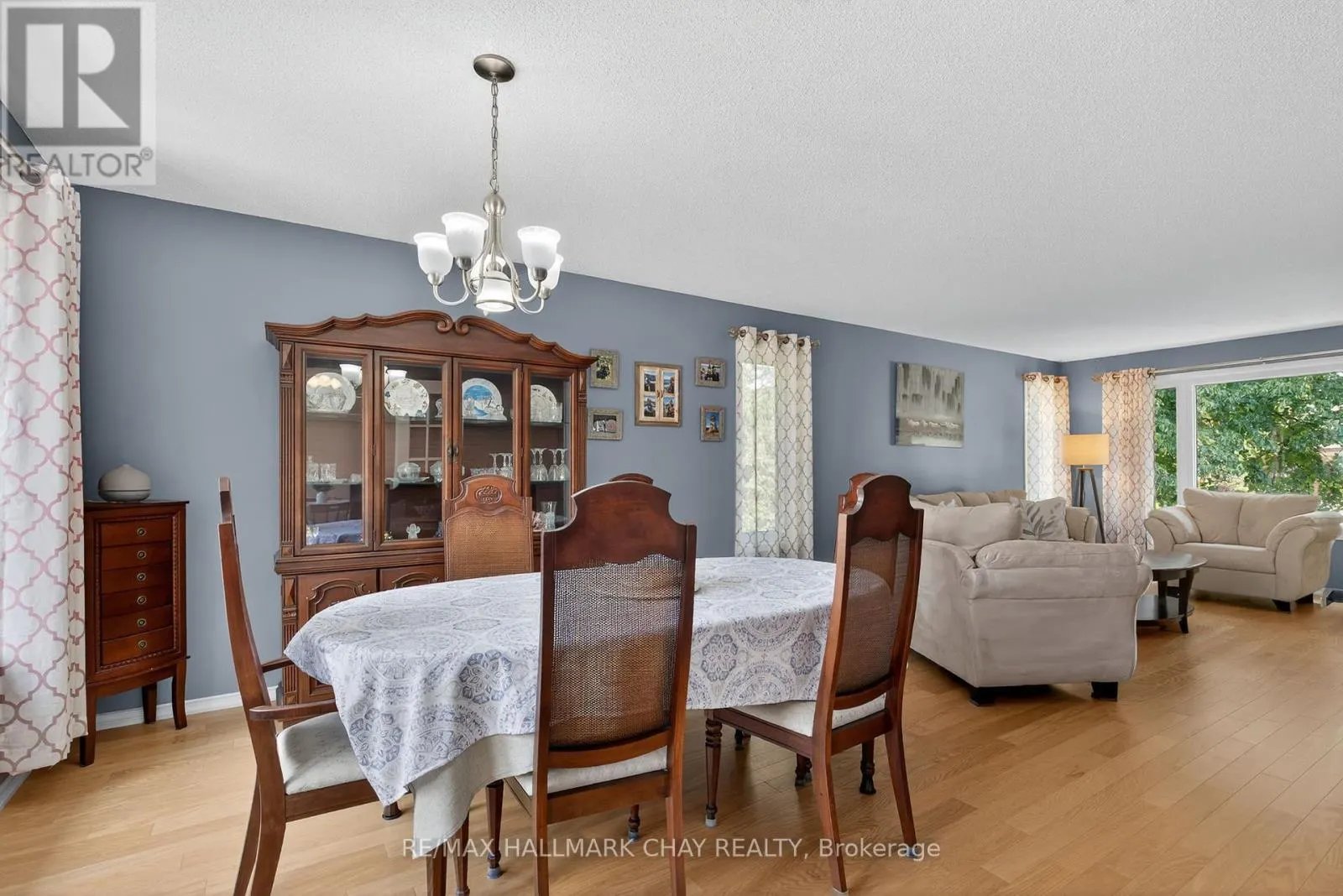 33 PARKETTE DRIVE