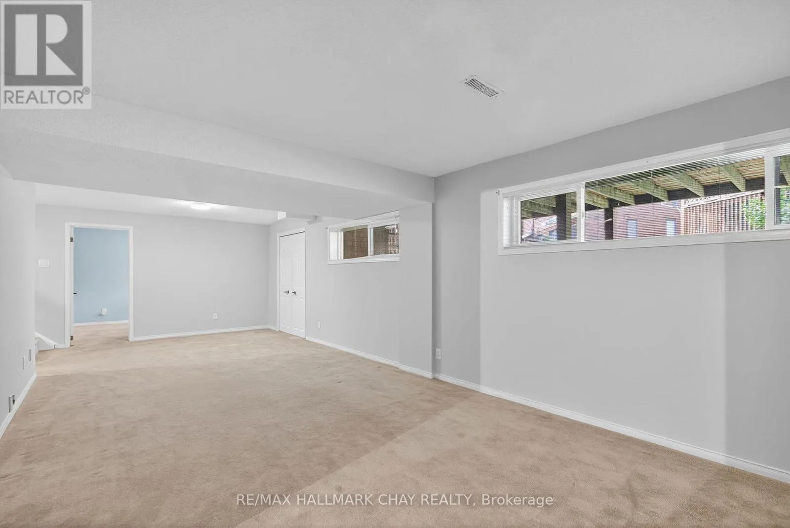 33 PARKETTE DRIVE