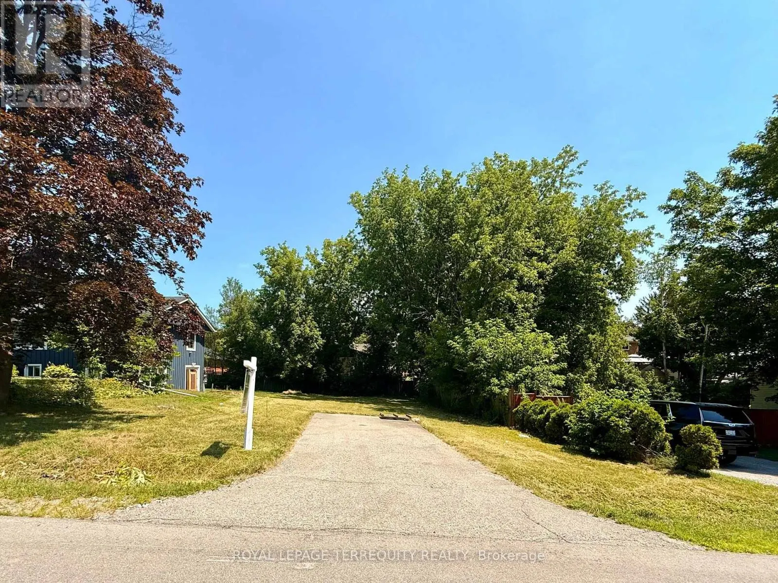 27 ELMVALE BOULEVARD