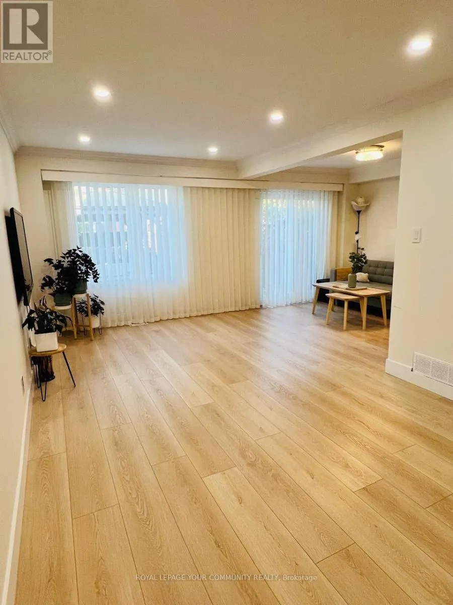 81 AVENUE ROAD