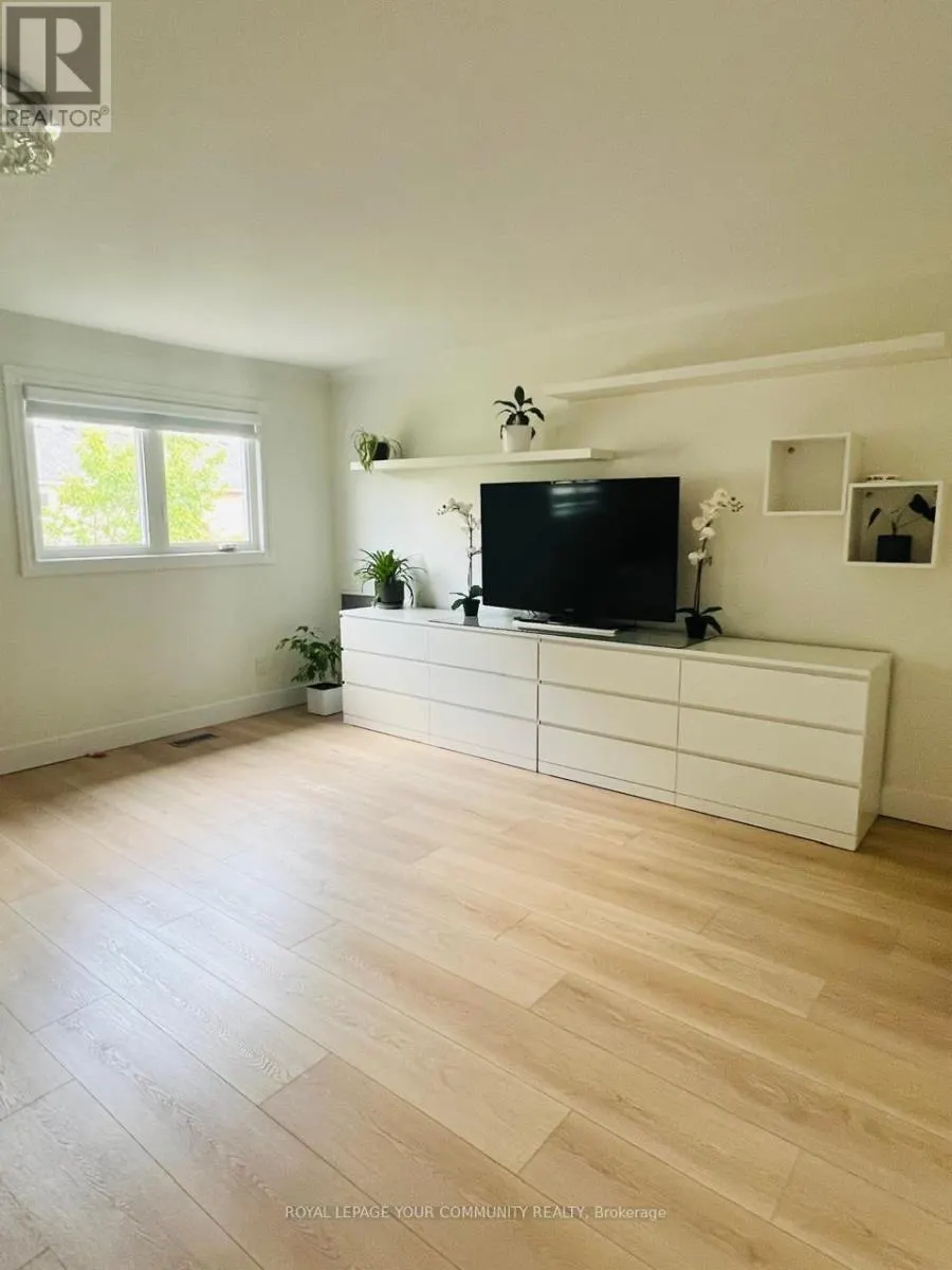 81 AVENUE ROAD
