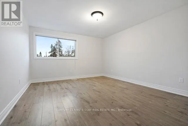 37 NEW PORT WAY