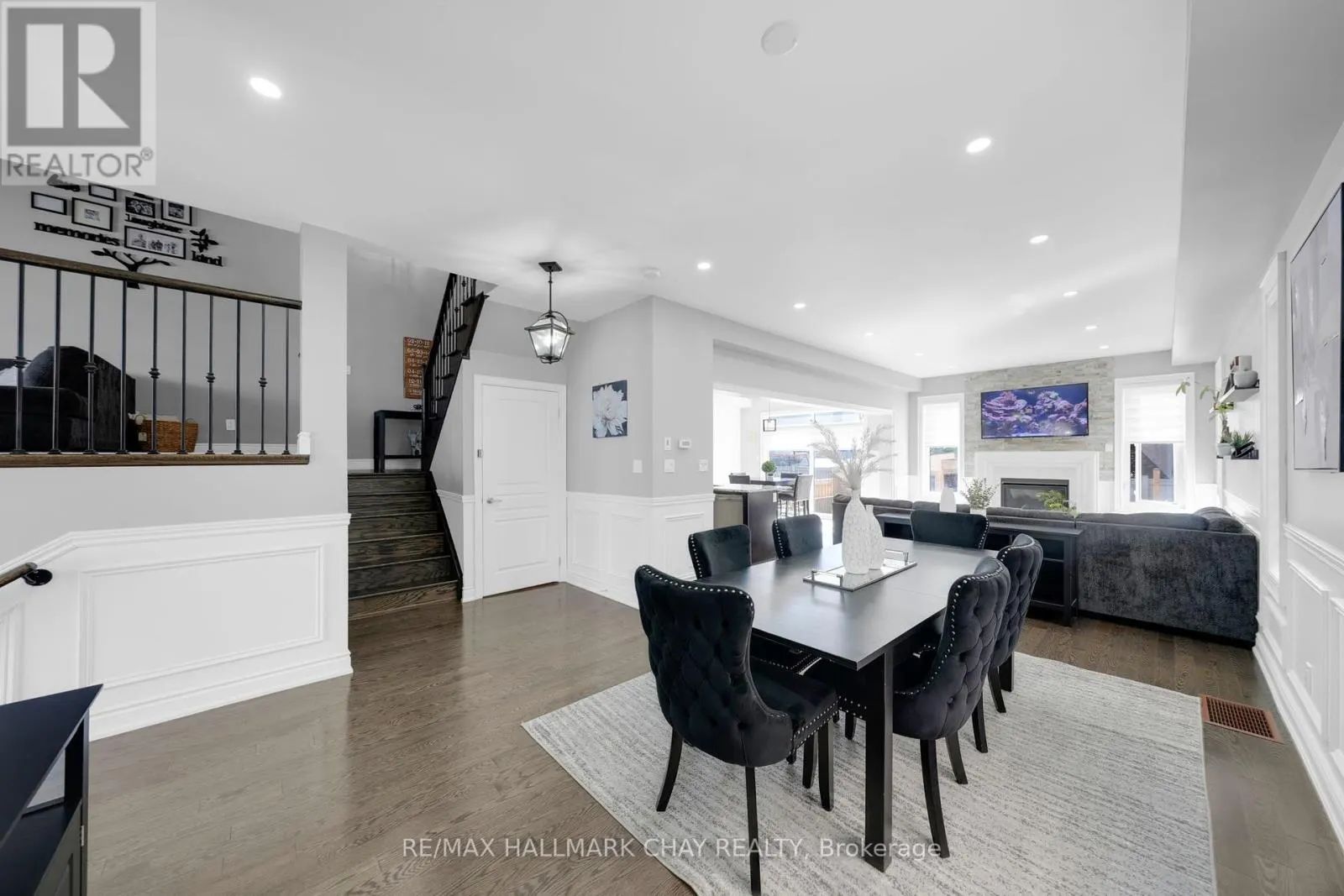 38 SYDIE LANE