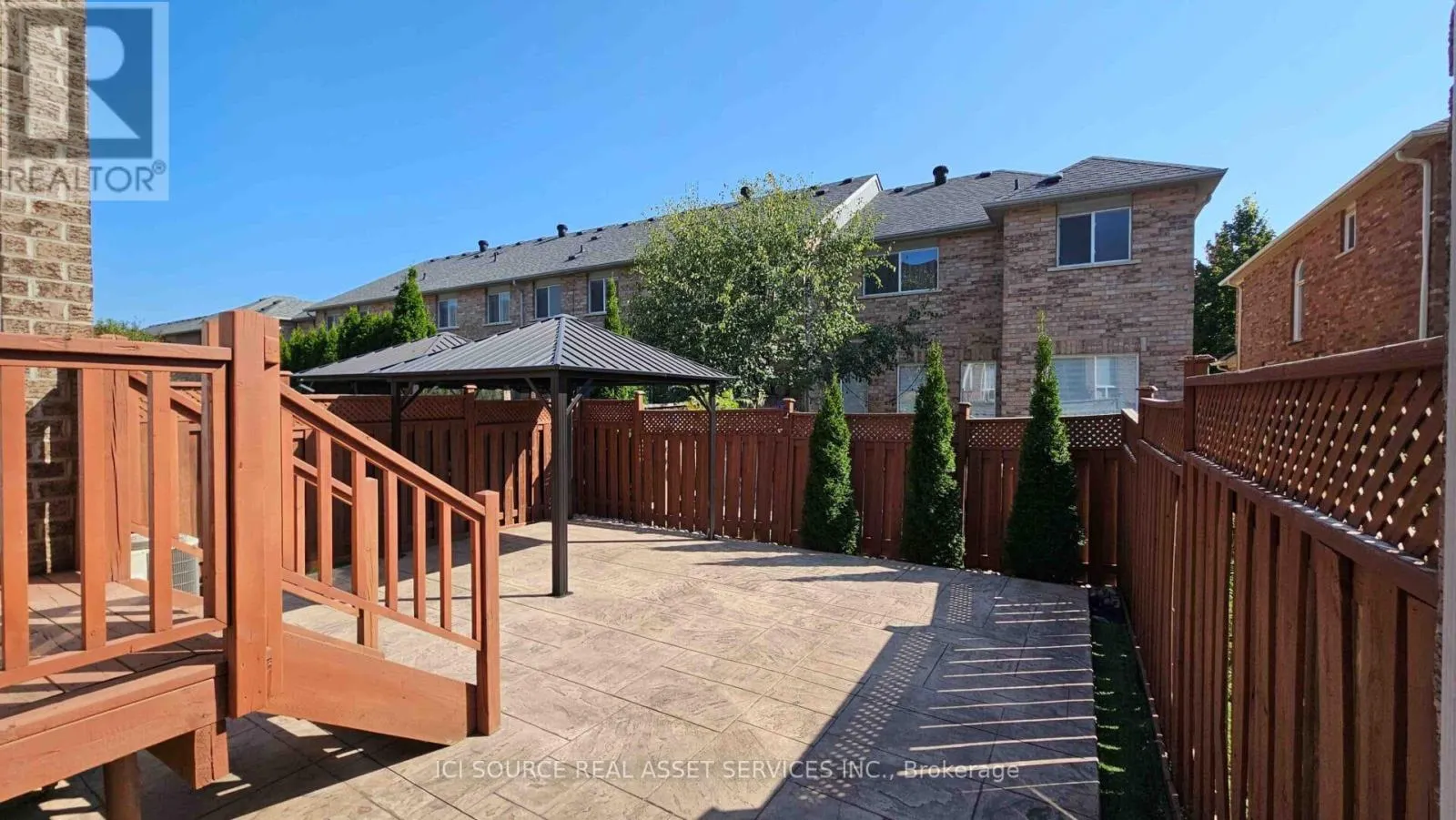 11 LEVELLANDS CRESCENT