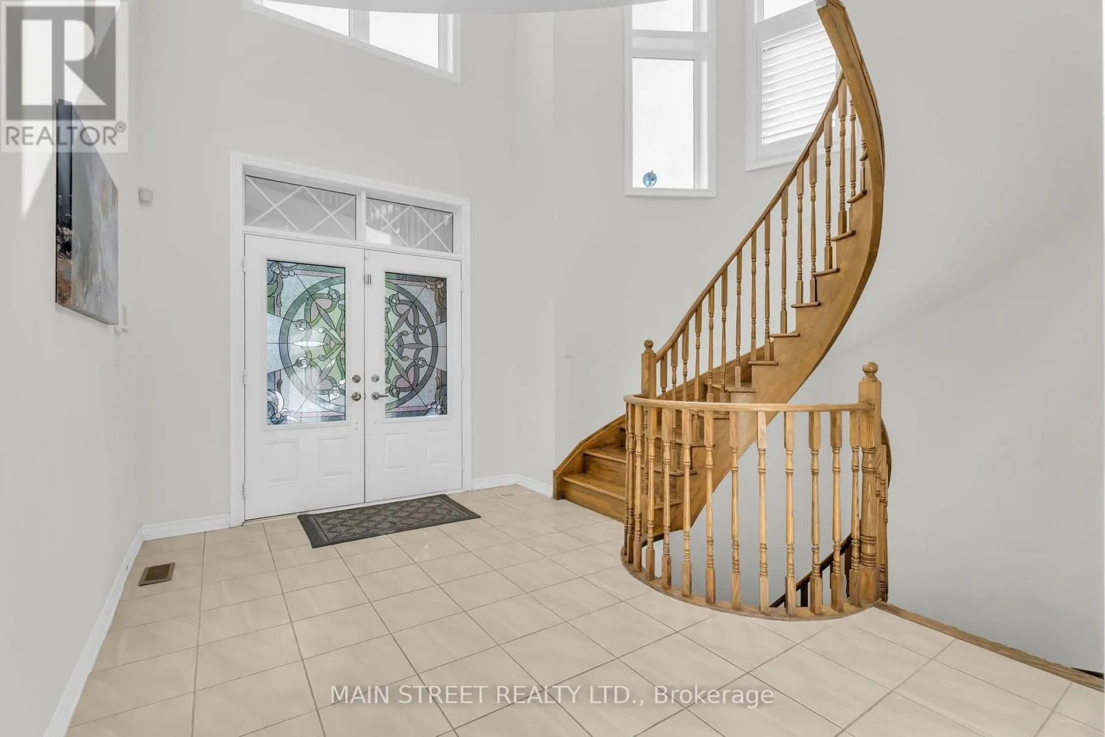 6 LEADEN HALL DRIVE
