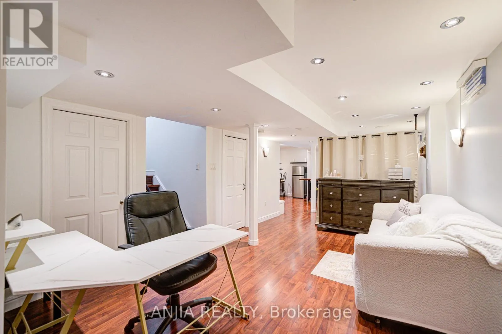 97 BLACKTHORN DRIVE
