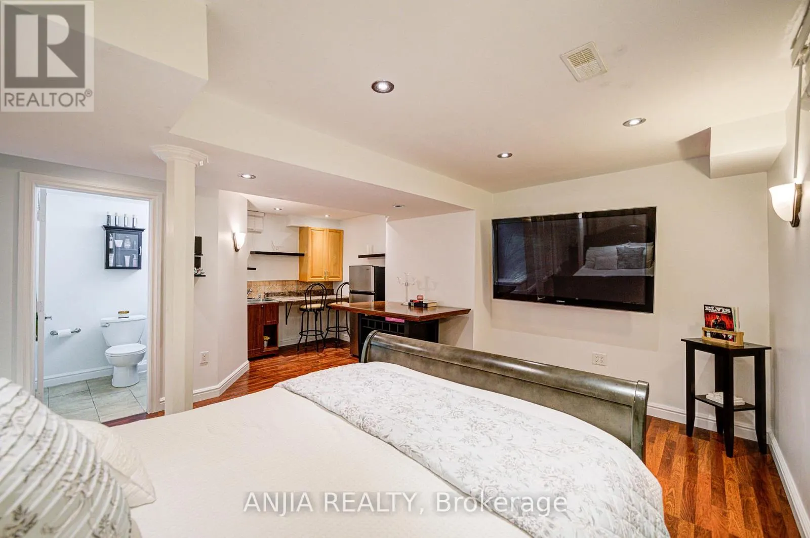 97 BLACKTHORN DRIVE