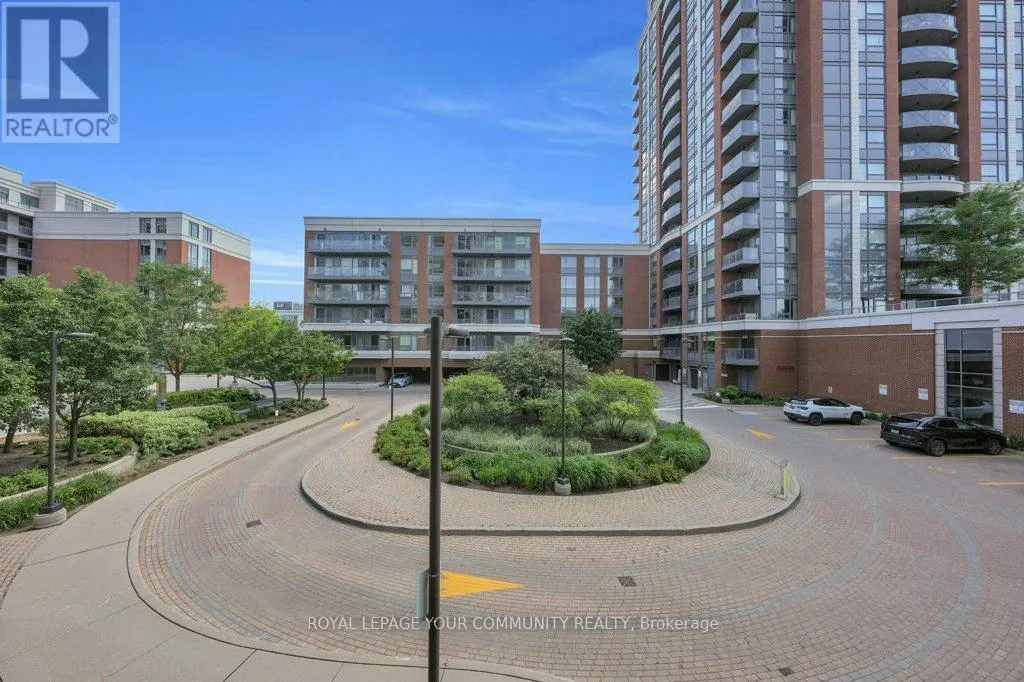 202 - 1 UPTOWN DRIVE