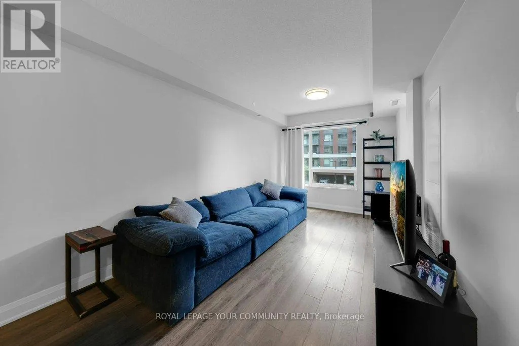 202 - 1 UPTOWN DRIVE