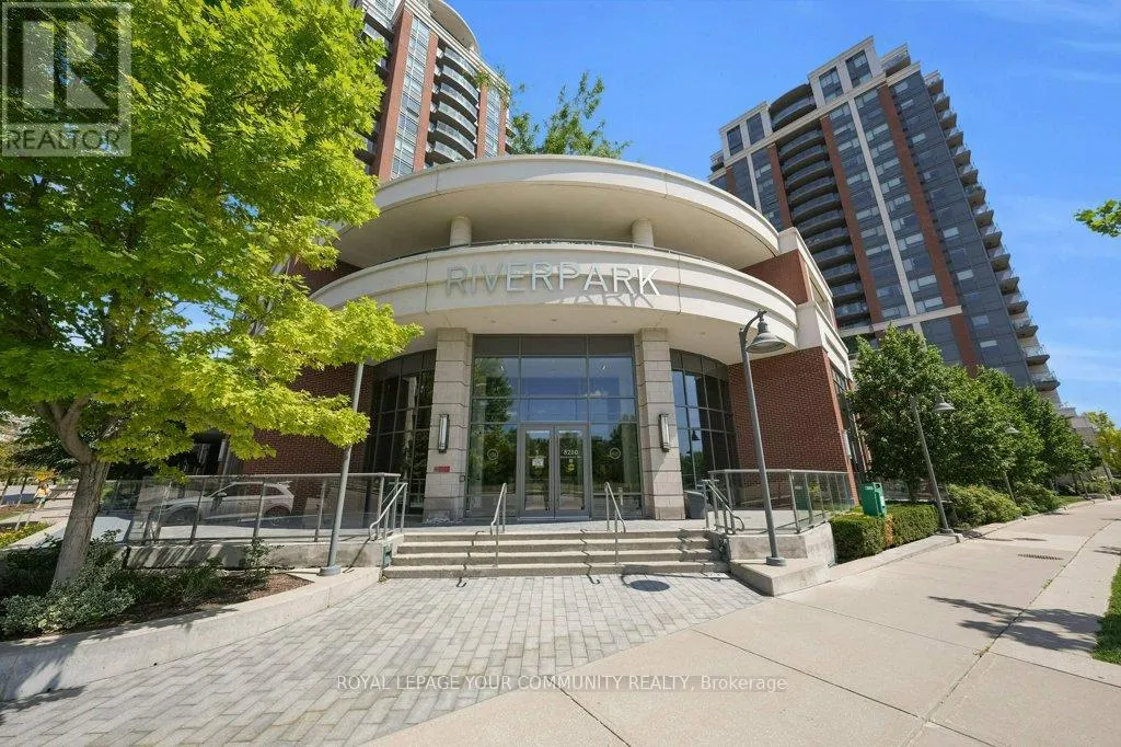 202 - 1 UPTOWN DRIVE