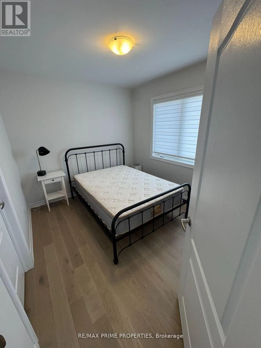 COACH HOUSE - 8 WATERLEAF ROAD