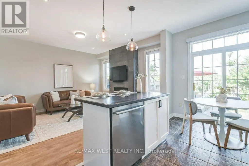 31 WATKINS GLEN CRESCENT