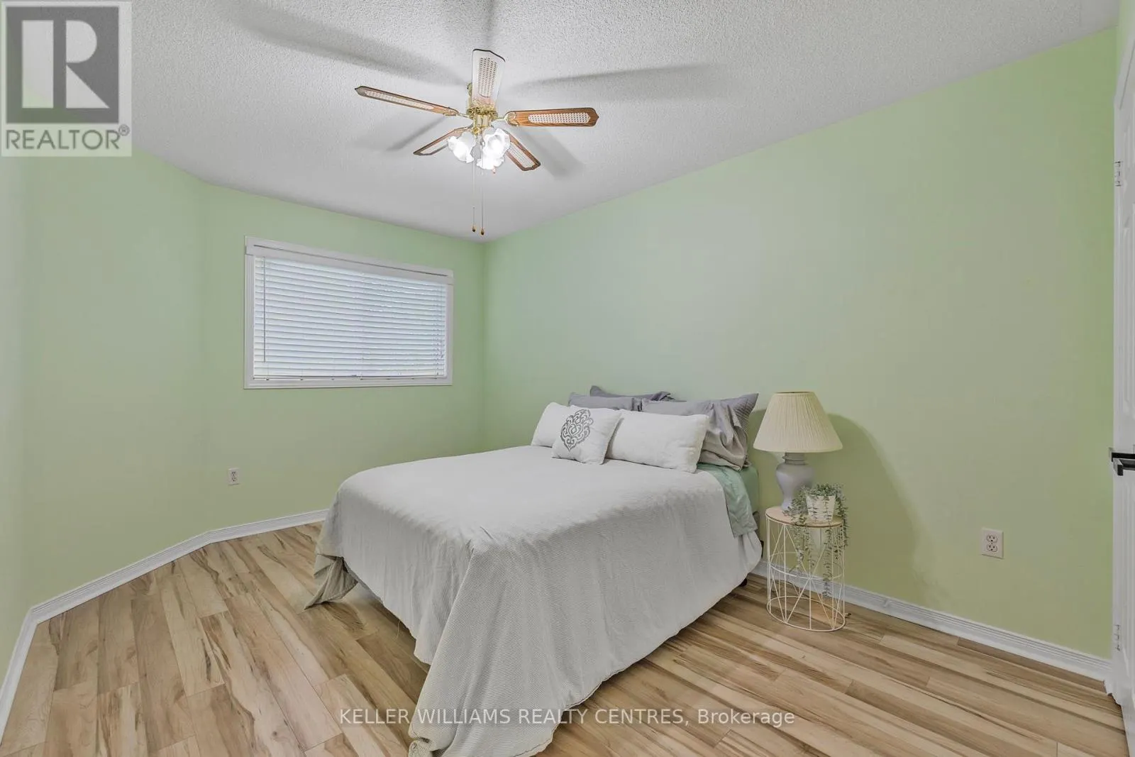 41 BONNY MEADOWS DRIVE