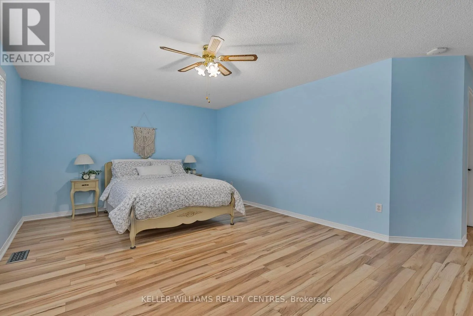 41 BONNY MEADOWS DRIVE