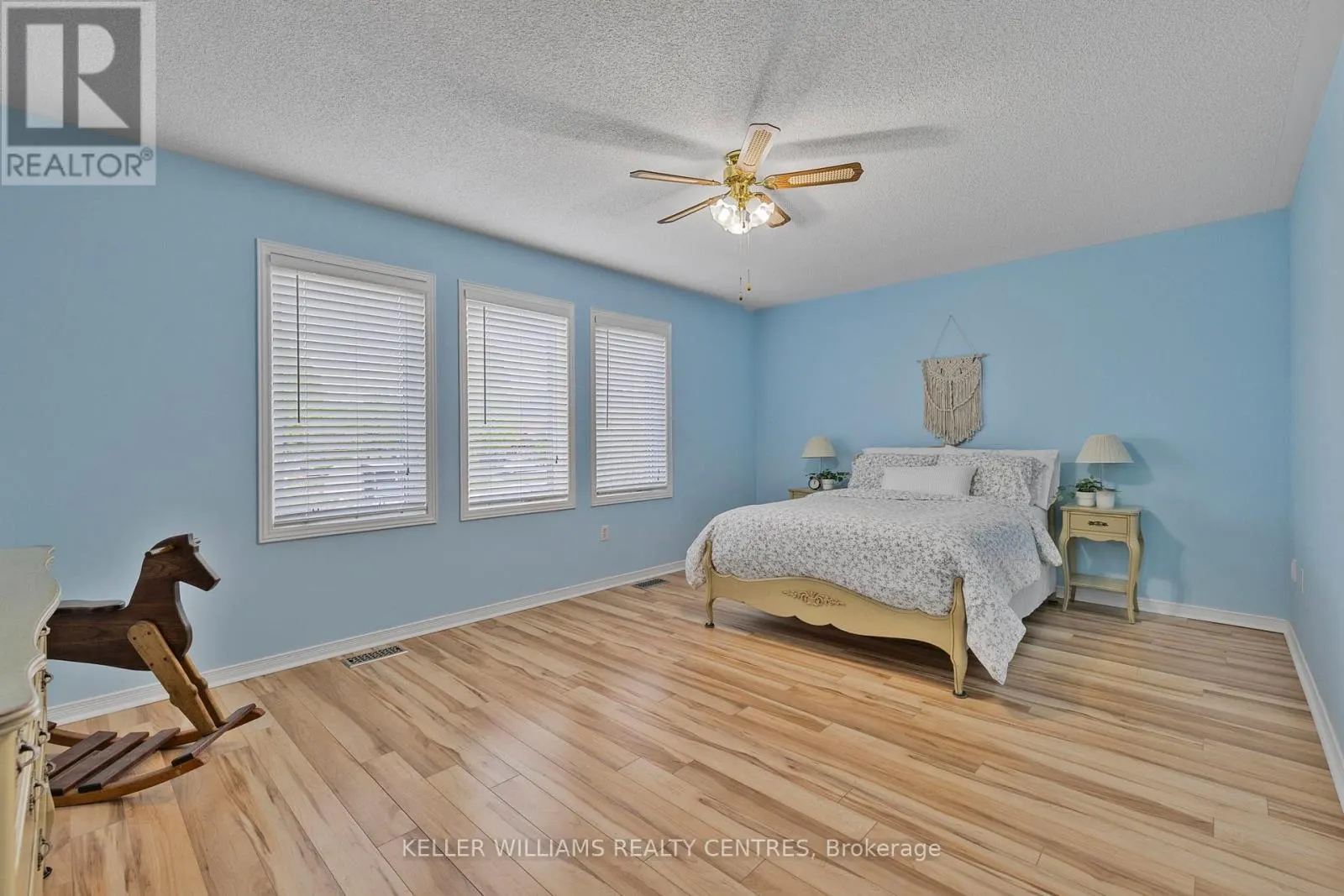 41 BONNY MEADOWS DRIVE