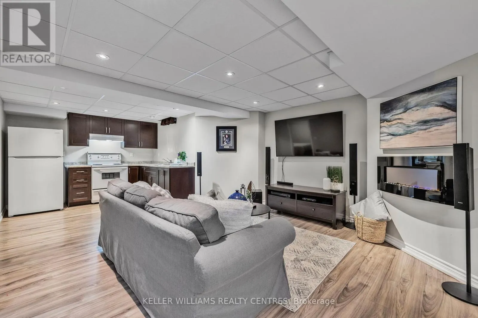 41 BONNY MEADOWS DRIVE