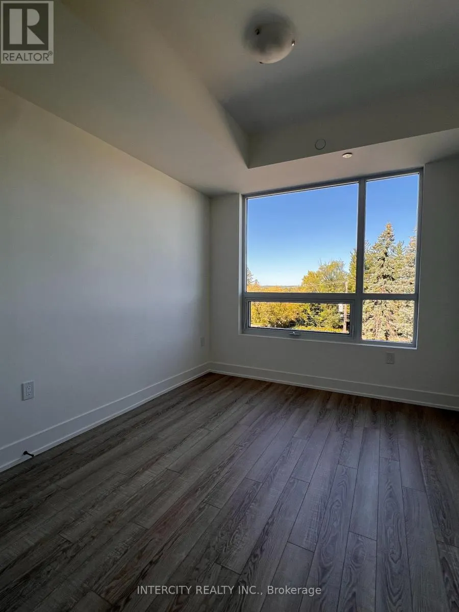 426 - 2075 KING ROAD