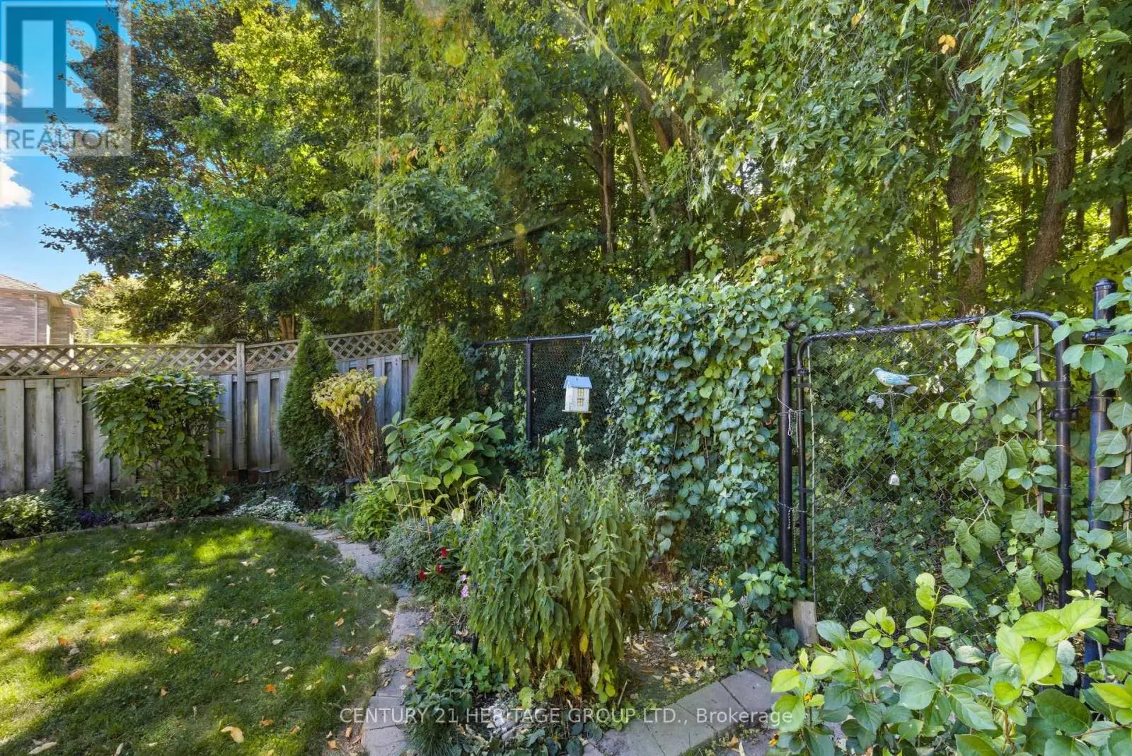 398 CARRUTHERS AVENUE