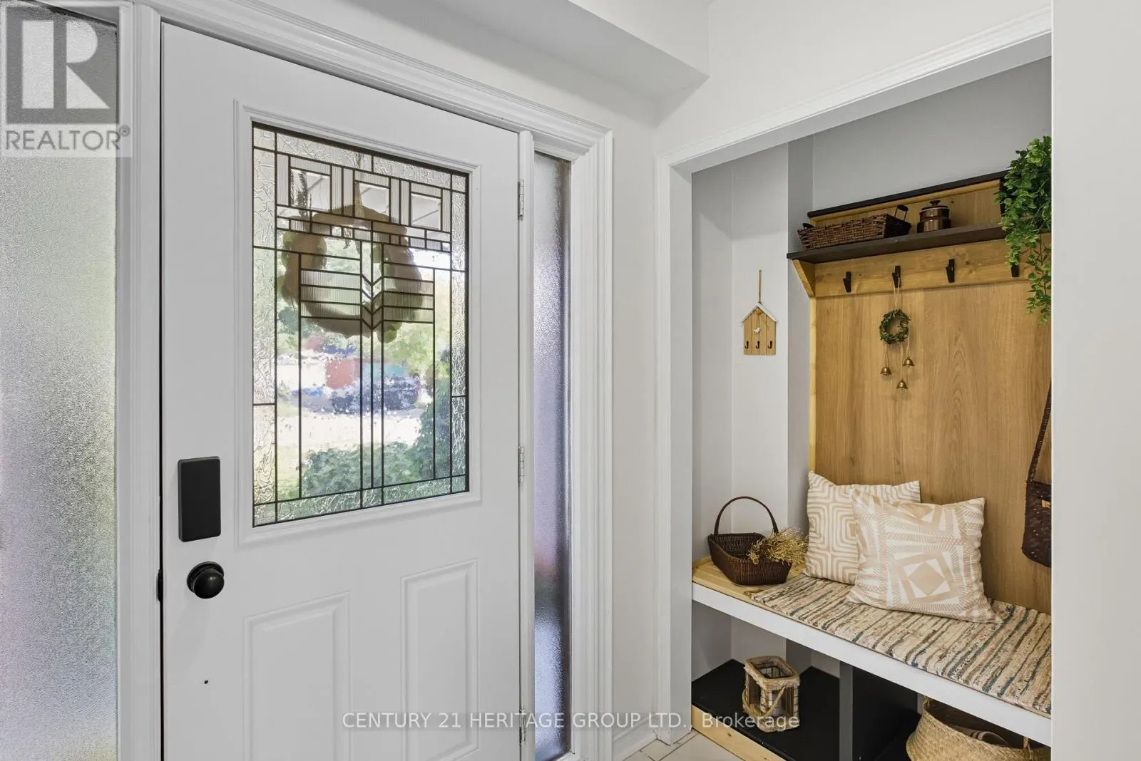 398 CARRUTHERS AVENUE