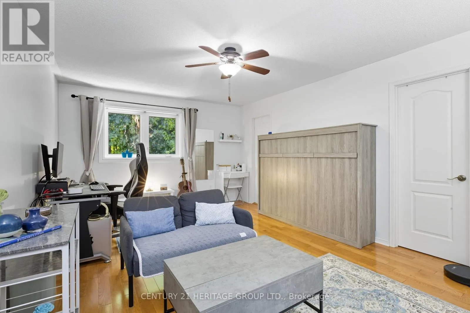 398 CARRUTHERS AVENUE