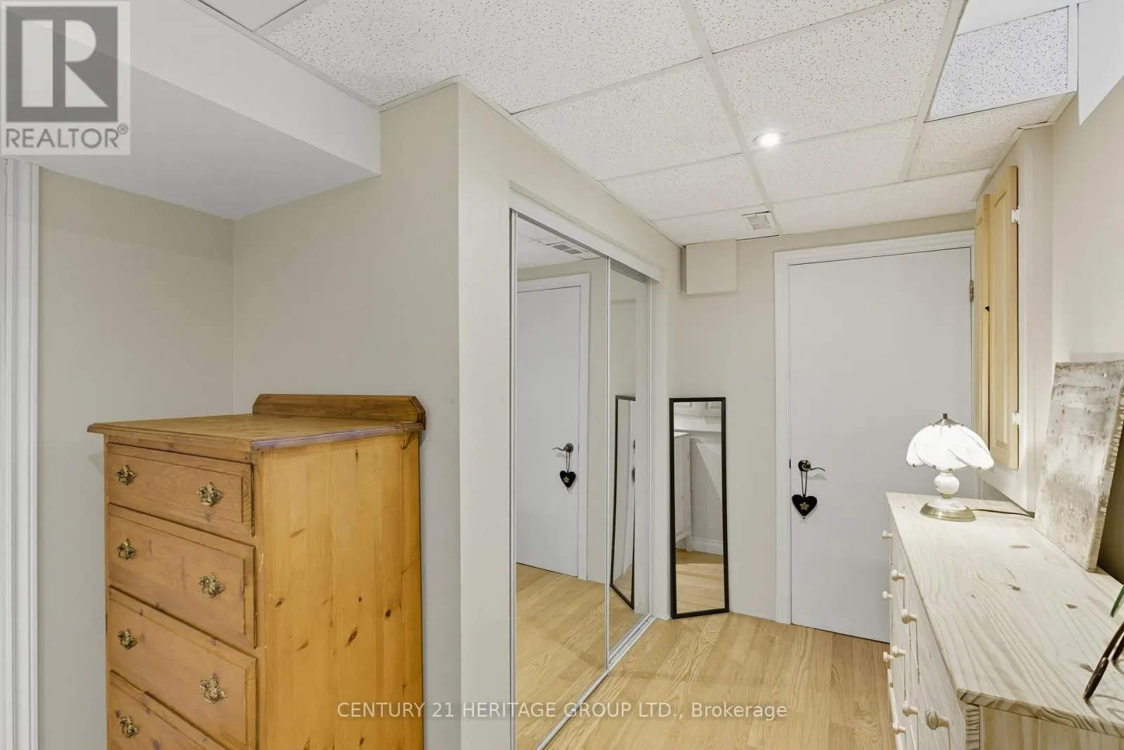 398 CARRUTHERS AVENUE