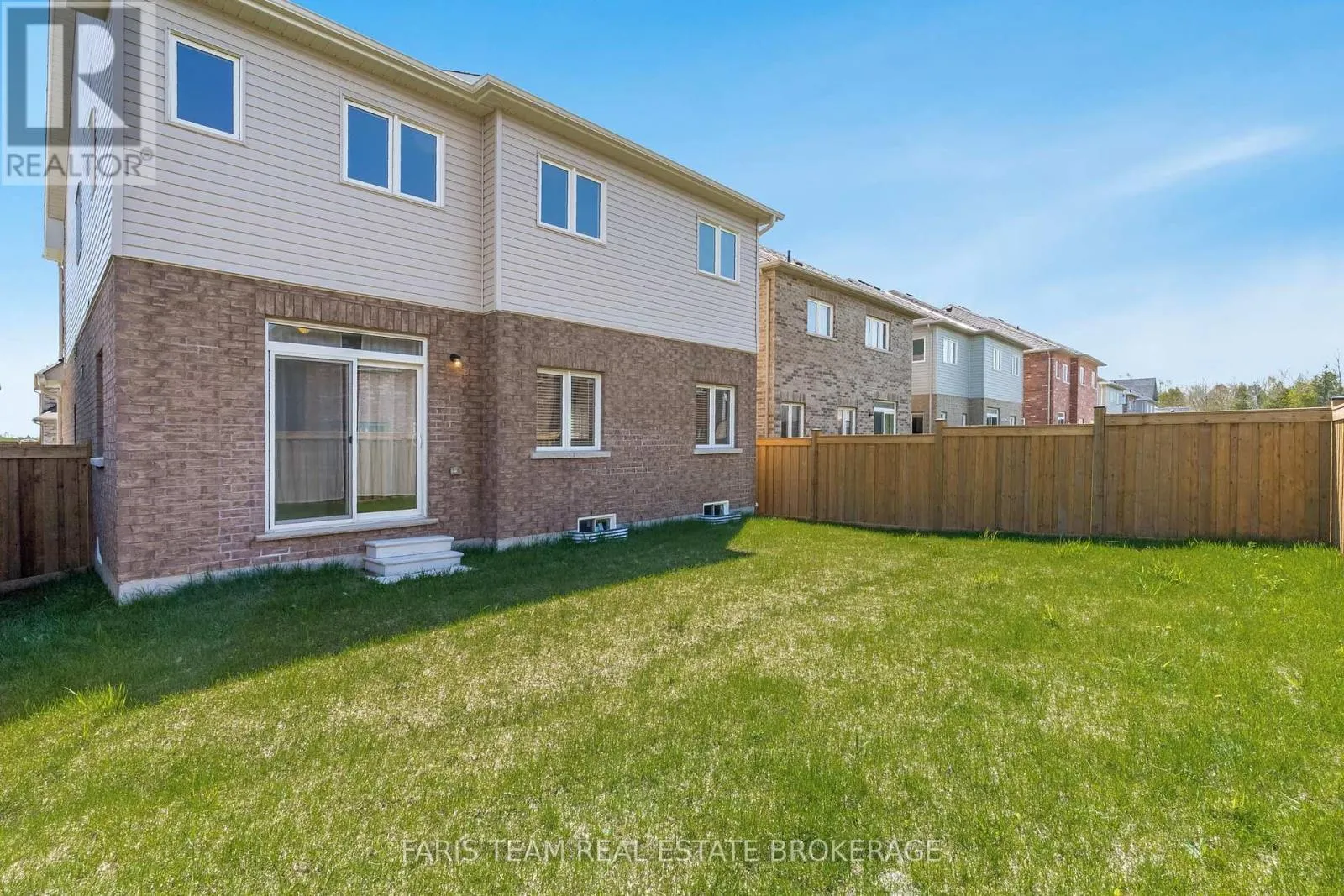 6 CLIFF THOMPSON COURT