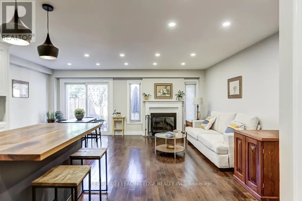 89 REGINALD CRESCENT
