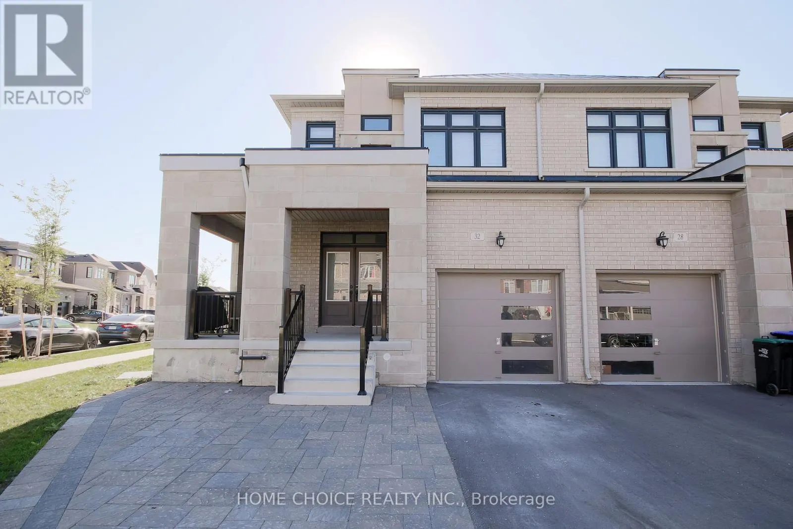 32 FERRAGINE CRESCENT