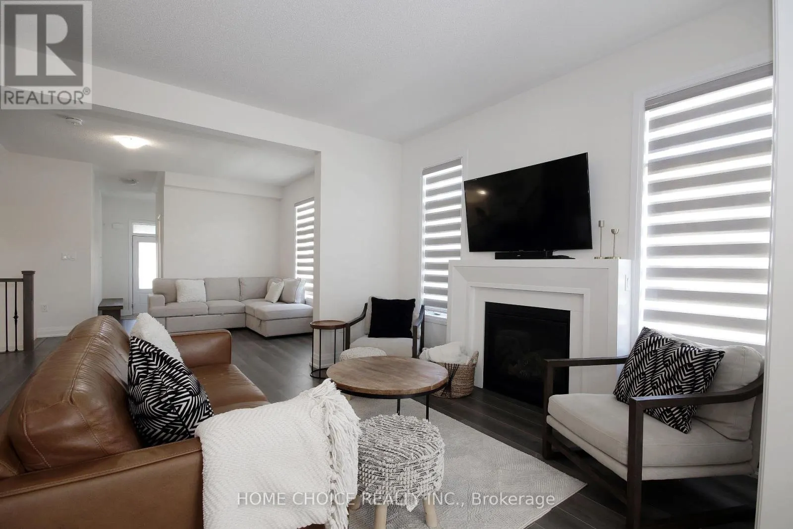 32 FERRAGINE CRESCENT