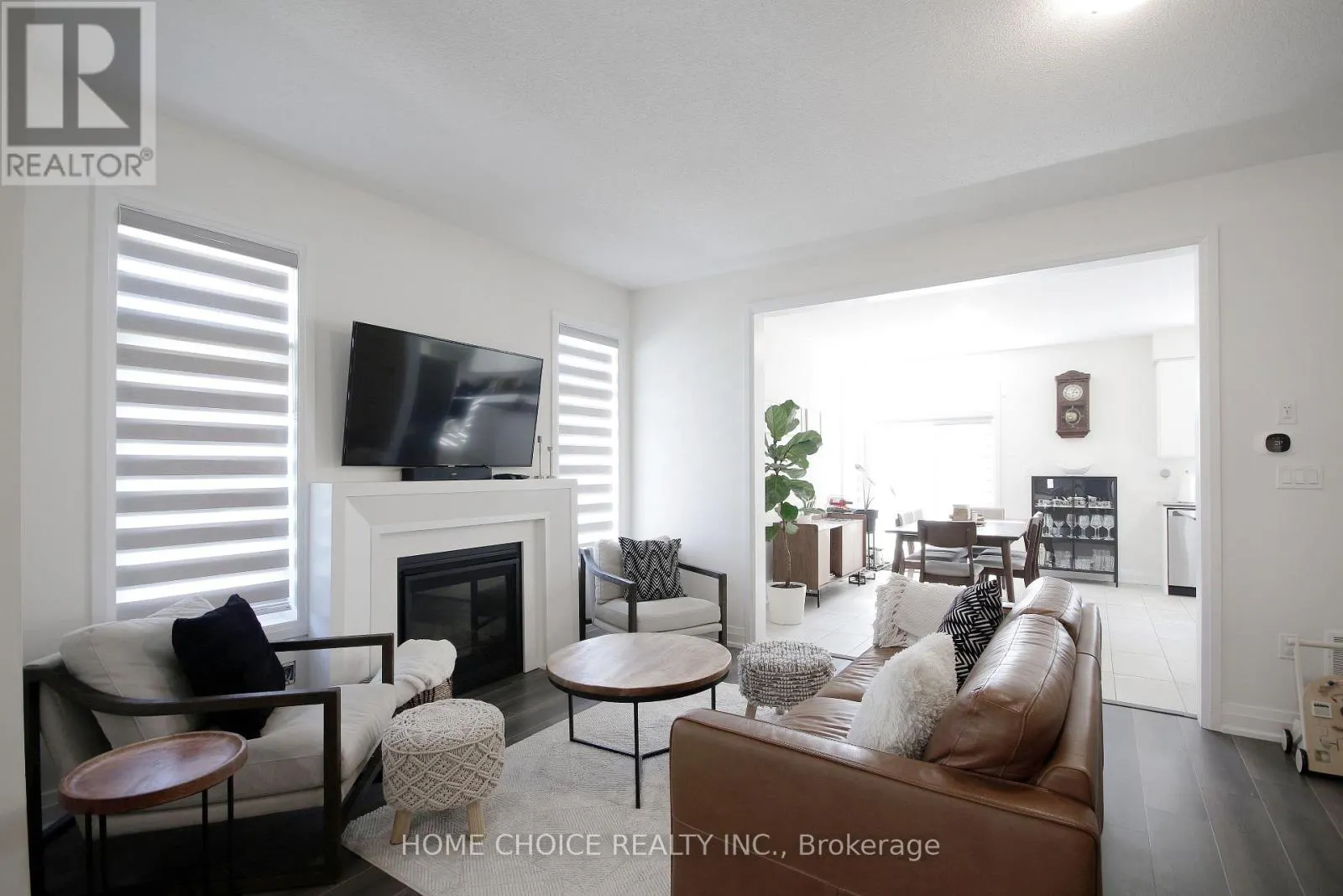 32 FERRAGINE CRESCENT