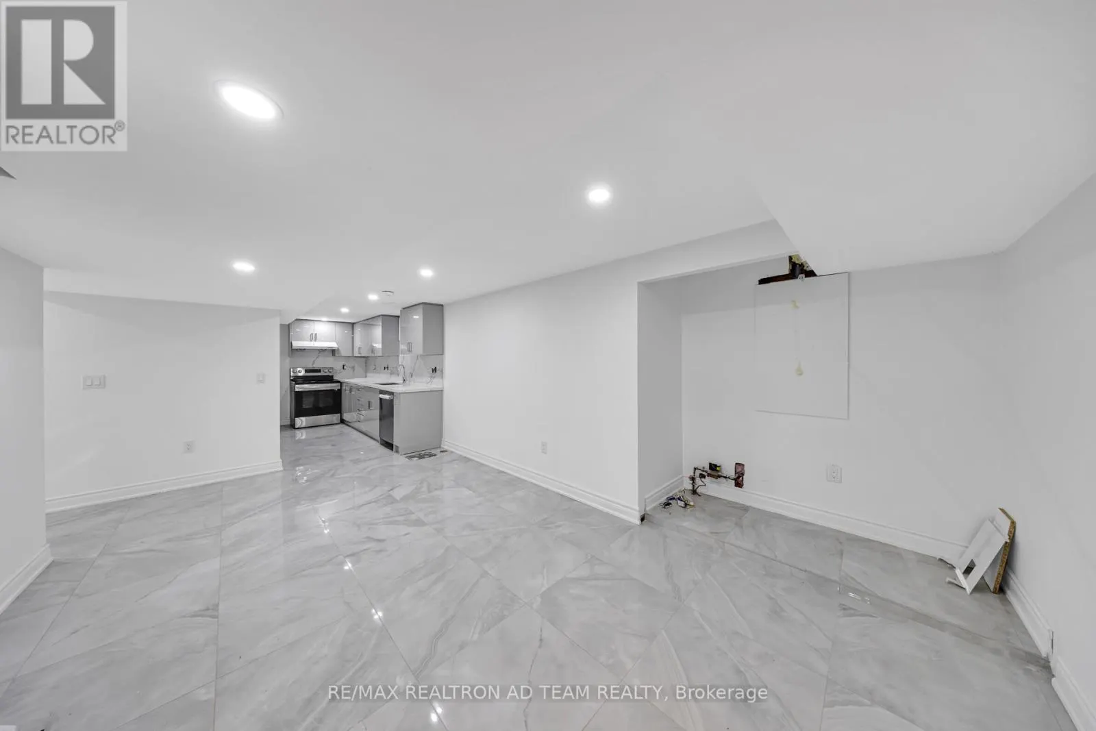 MAIN - 18 WINDRIDGE DRIVE