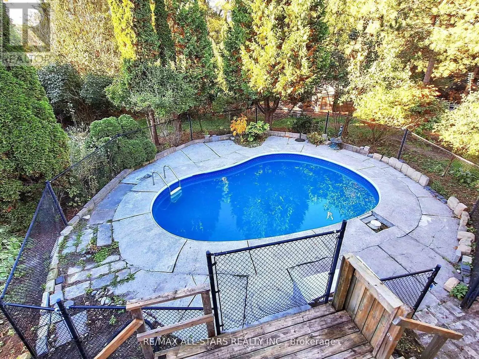 40 RIVERGLEN DRIVE