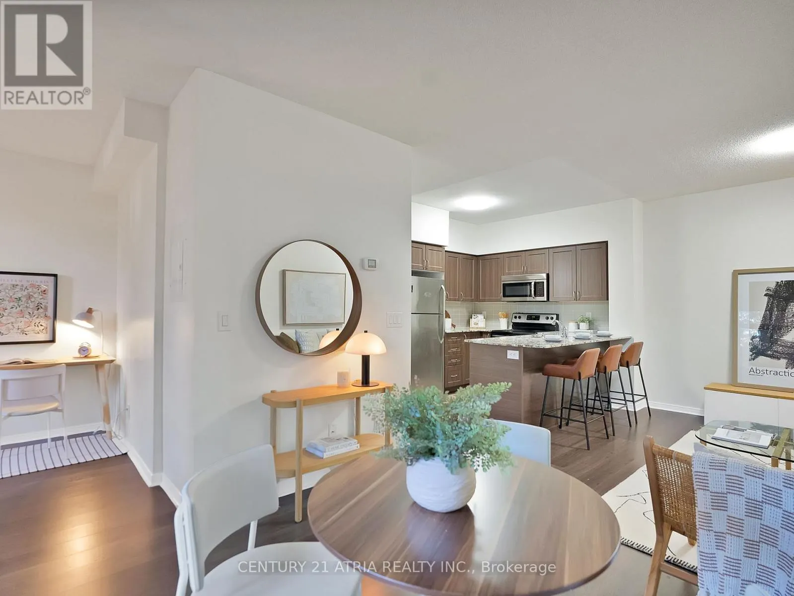 103 - 73 KING WILLIAM CRESCENT