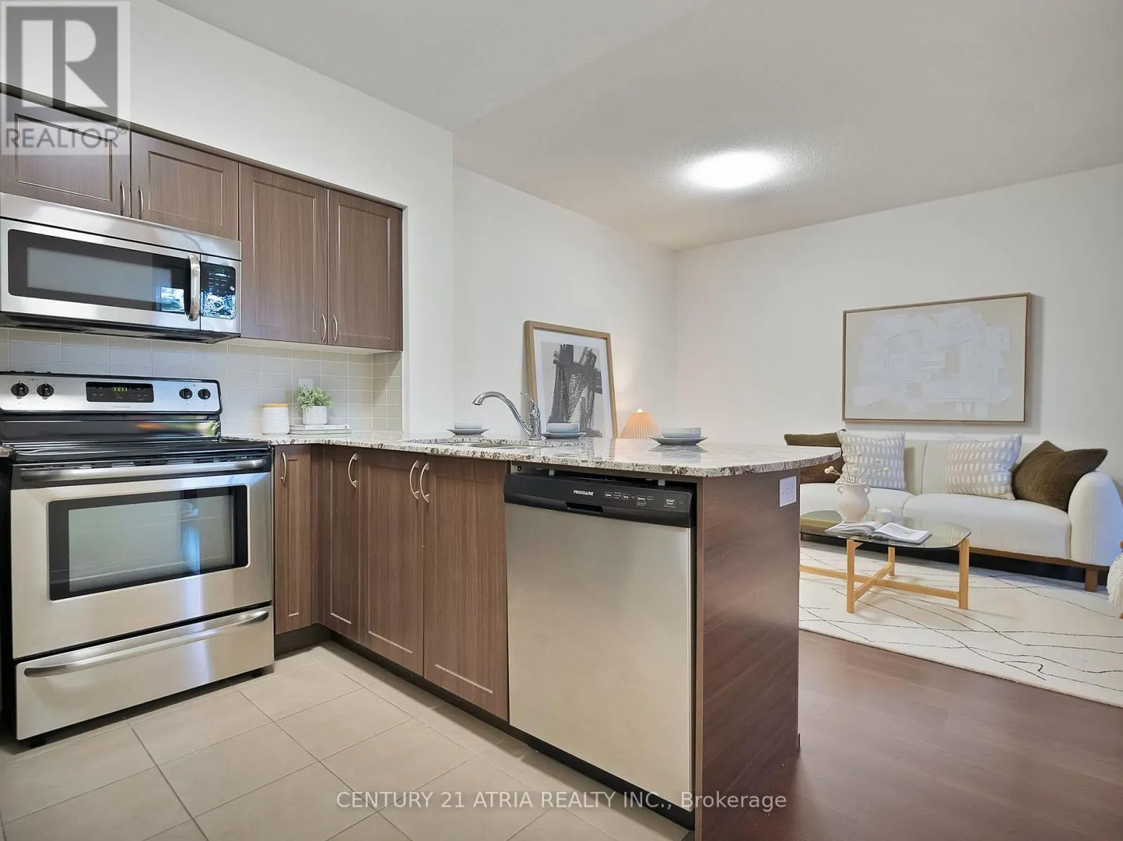 103 - 73 KING WILLIAM CRESCENT