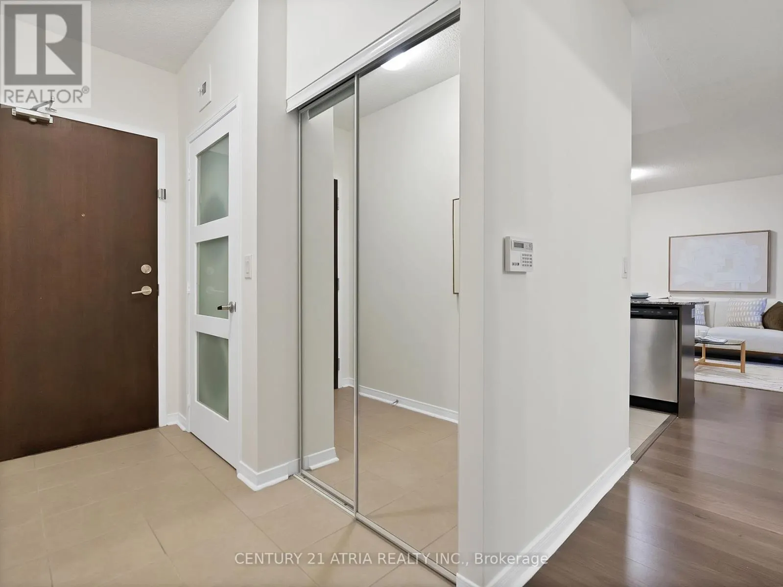 103 - 73 KING WILLIAM CRESCENT