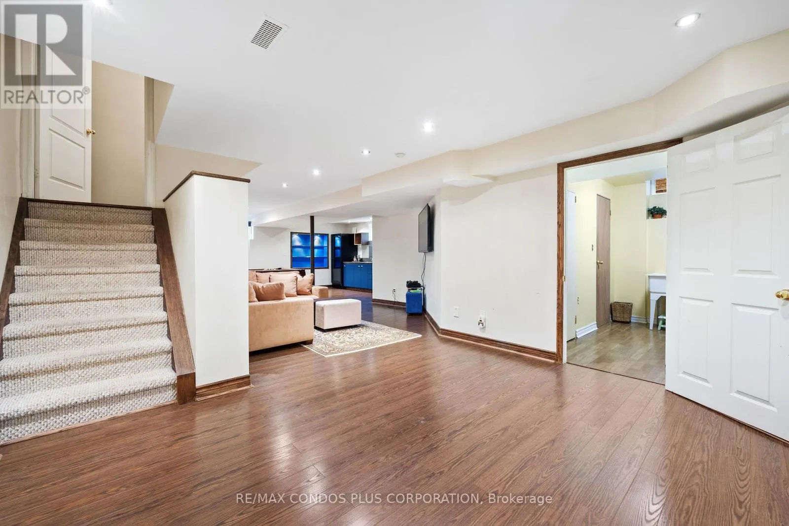 317 CLEARMEADOW BOULEVARD