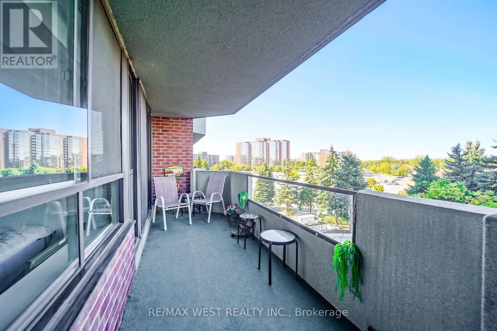 501 - 33 WELDRICK ROAD E