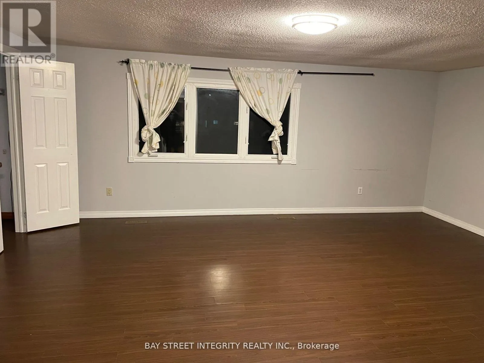 MAIN - 9 FORBES CRESCENT
