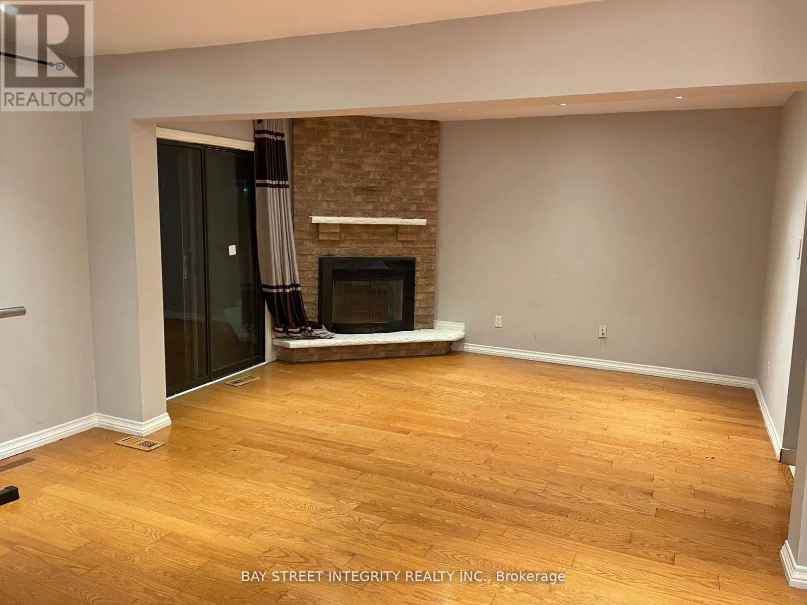 MAIN - 9 FORBES CRESCENT
