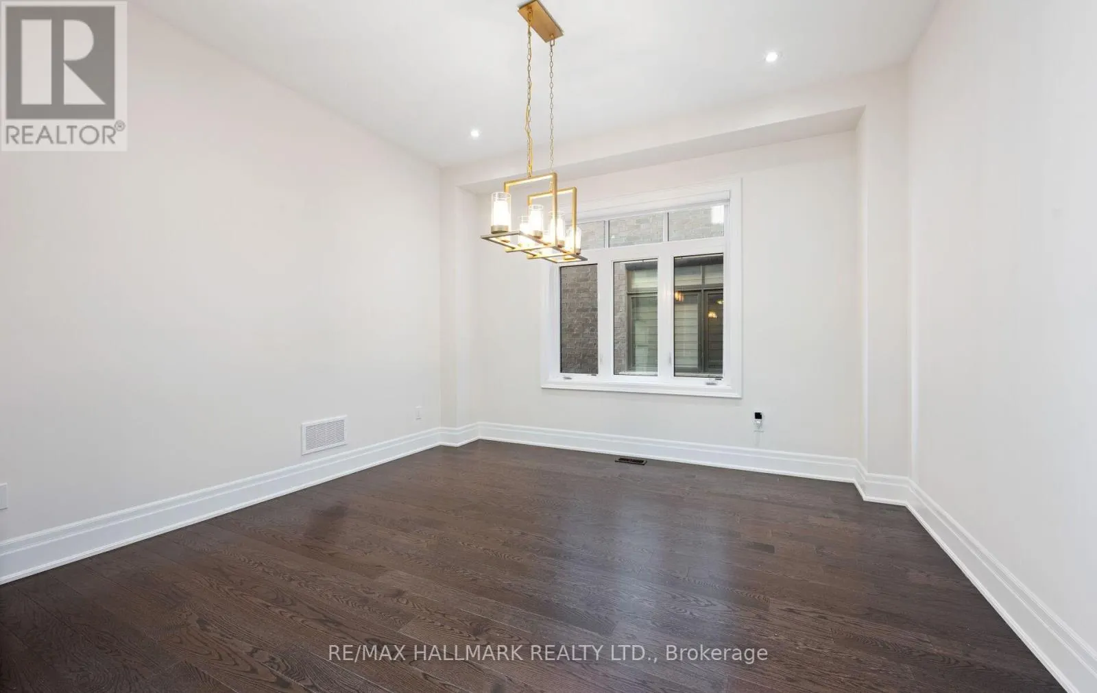123 BOND CRESCENT