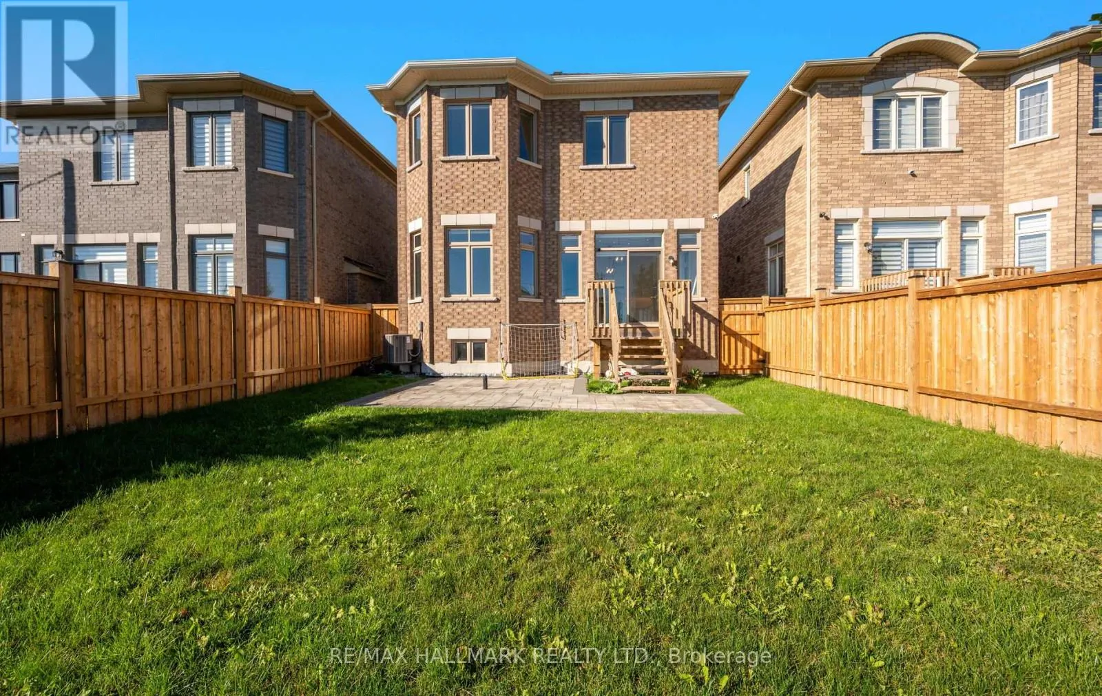 123 BOND CRESCENT