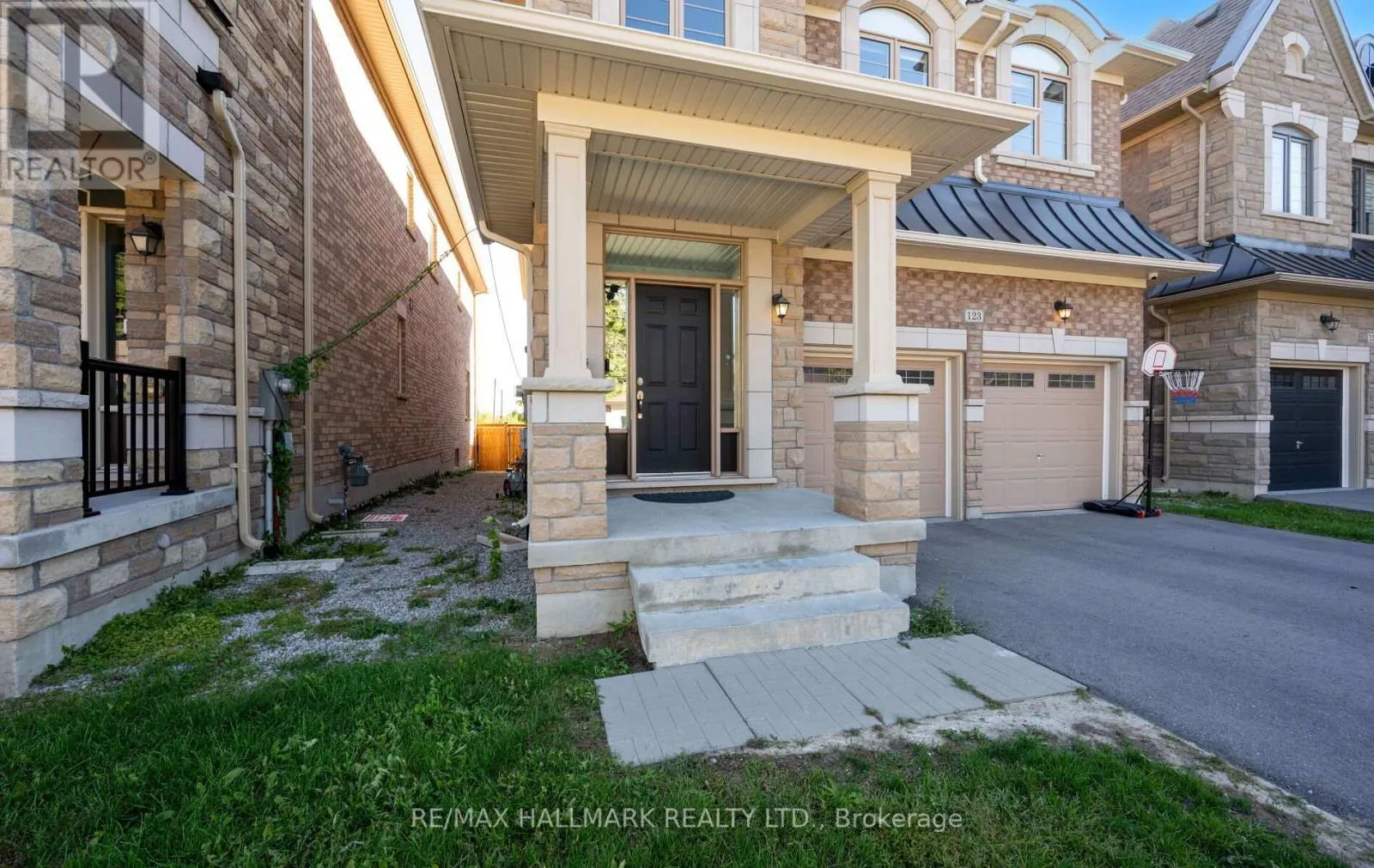 123 BOND CRESCENT
